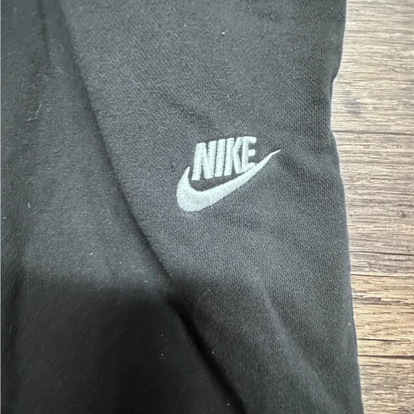 Nike Black Joggers with Tapered Fit and Drawstring Waist - Picture 5 of 7